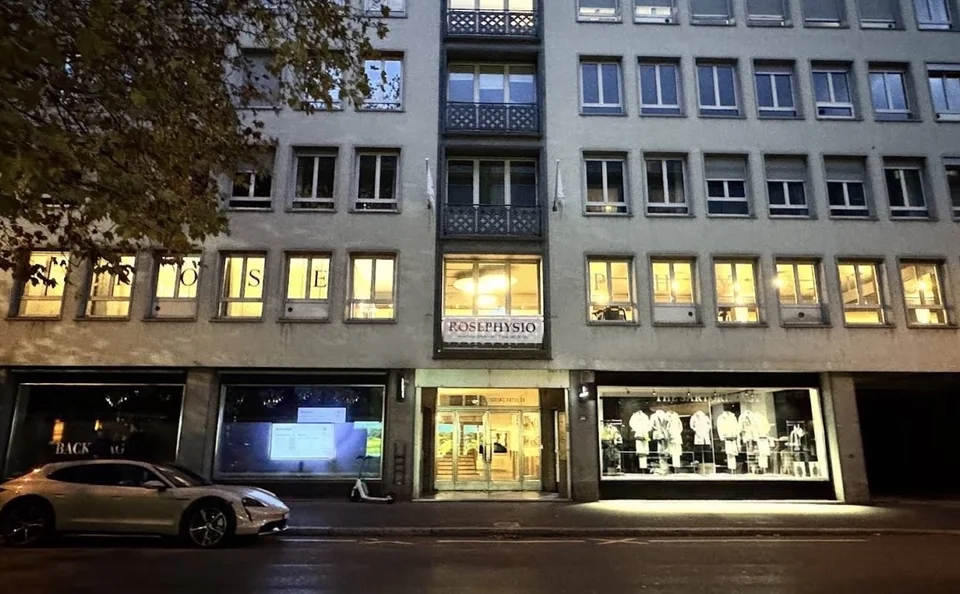 Building entrance at Beethovenstrasse 24 opposite the Park Hyatt
