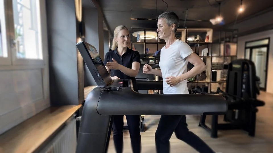 Supervised endurance training on a treadmill